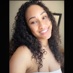 Meet your Posher, Janella